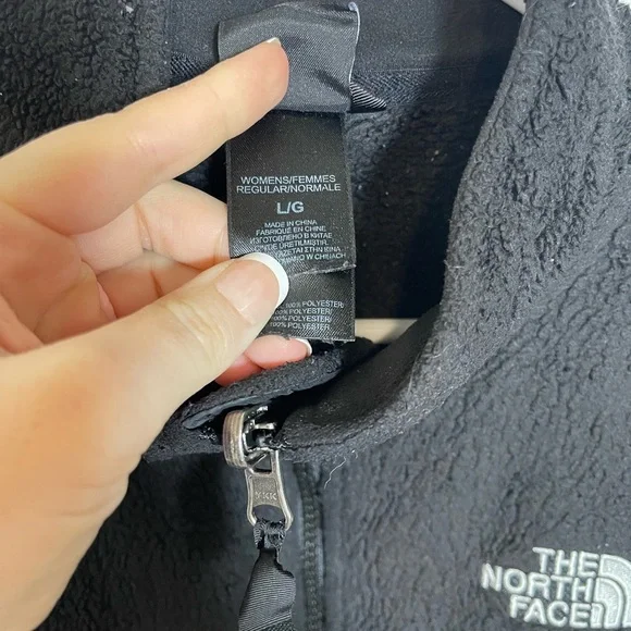 The North Face Women's Black Teddy Jacket - Picture 3 of 6